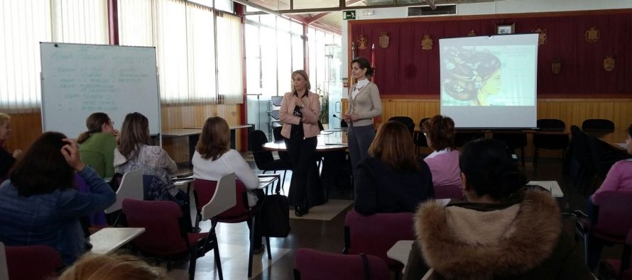Celebramos el Día de la Mujer ofreciendo formación a las desempleadas